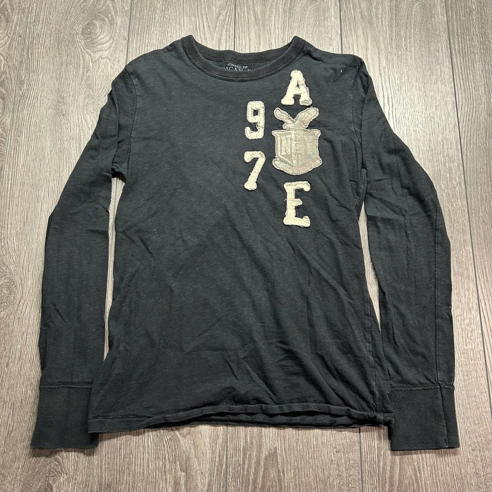 American Eagle Mens XS Black Long Sleeve T-Shirt Graphic Y2K AE 1977 Athletic